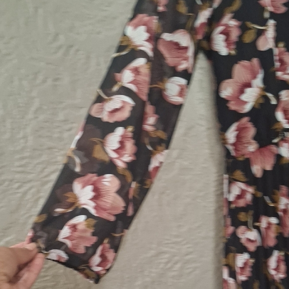 Indigo Rose Wome's Floral Midi Dress in Black and Pink Size PM - Picture 4 of 10